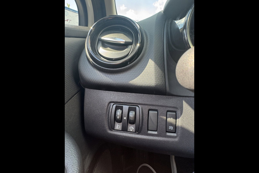 Renault Clio 0.9 TCe Limited - Navigatie I Airco I LED I PDC I Sport velgen I 68.000 KM - Dealer onderhouden