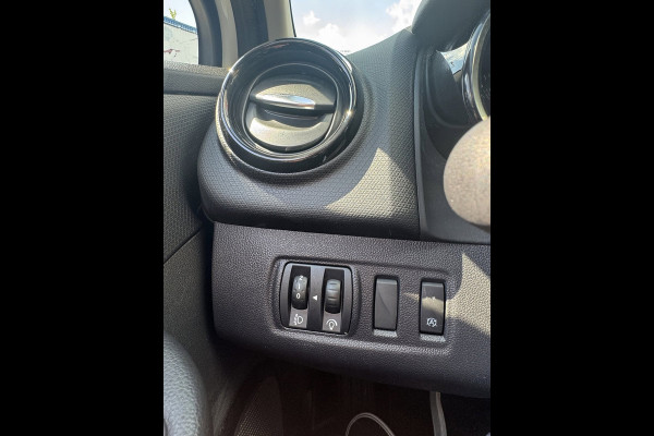 Renault Clio 0.9 TCe Limited - Navigatie I Airco I LED I PDC I Sport velgen I 68.000 KM - Dealer onderhouden