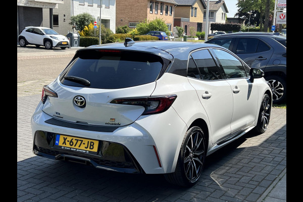 Toyota Corolla 1.8 Hybrid GR Sport | Eerste eigenaar, Parkeersensoren, Stoelverwarming, 18inch, Dynamic Grey, Nieuwe multimedia