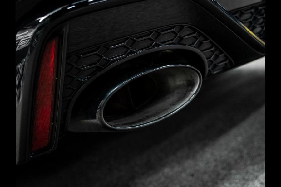 Audi RS6 Avant TFSI quattro | Keramisch | B/O | Pano | Rode Stiksels |