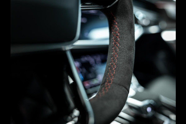 Audi RS6 Avant TFSI quattro | Keramisch | B/O | Pano | Rode Stiksels |
