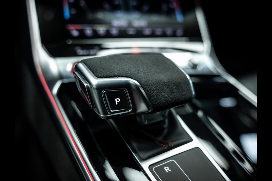 Audi RS6 Avant TFSI quattro | Keramisch | B/O | Pano | Rode Stiksels |