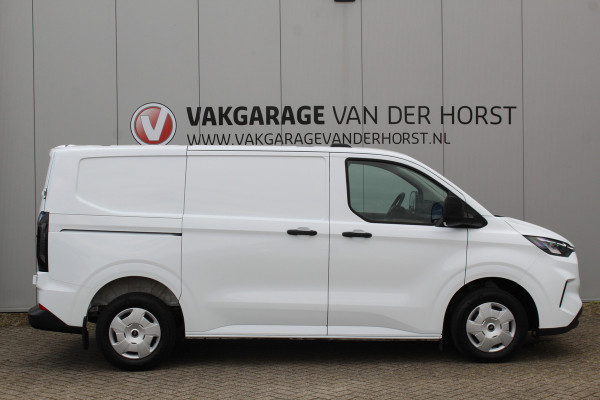 Ford Transit Custom 320 2.0-136 pk TDCI L1H1 Trend. Fabrieksgarantie t/m 15-09-2028 ! Camera, Cruise Control, Climate Control, Winter Pakket, Laadruimte bekleed.
