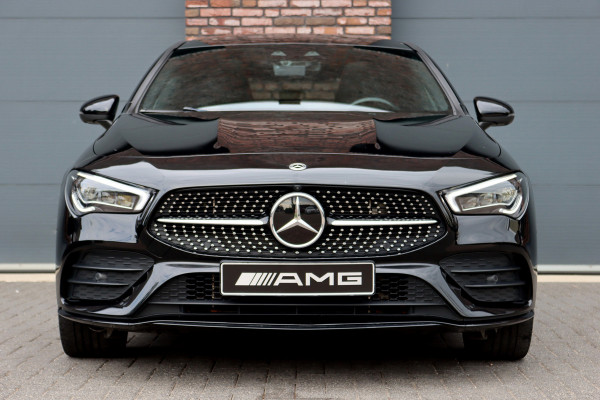 Mercedes-Benz CLA-Klasse 250 e AMG Line Premium+ | Panoramadak | Distronic+ | Memory | HUD | Trekhaak | Keyless Go | Surround Camera | Sfeerverlichting | Multibeam LED |