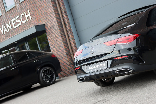 Mercedes-Benz CLA-Klasse 250 e AMG Line Premium+ | Panoramadak | Distronic+ | Memory | HUD | Trekhaak | Keyless Go | Surround Camera | Sfeerverlichting | Multibeam LED |