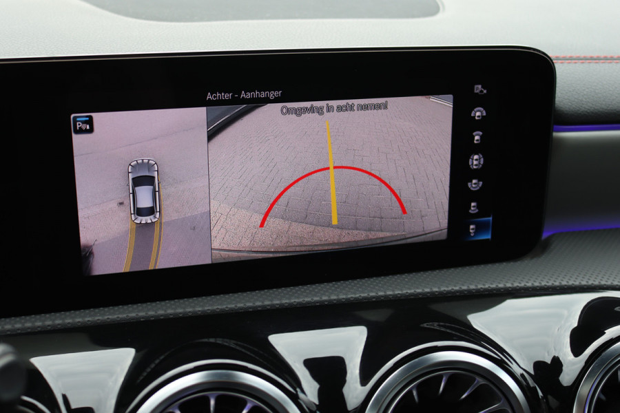 Mercedes-Benz CLA-Klasse 250 e AMG Line Premium+ | Panoramadak | Distronic+ | Memory | HUD | Trekhaak | Keyless Go | Surround Camera | Sfeerverlichting | Multibeam LED |