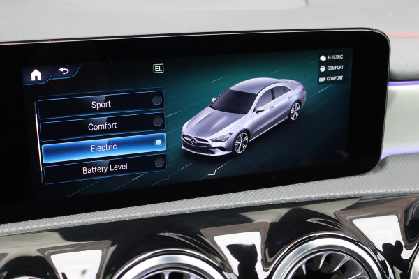 Mercedes-Benz CLA-Klasse 250 e AMG Line Premium+ | Panoramadak | Distronic+ | Memory | HUD | Trekhaak | Keyless Go | Surround Camera | Sfeerverlichting | Multibeam LED |