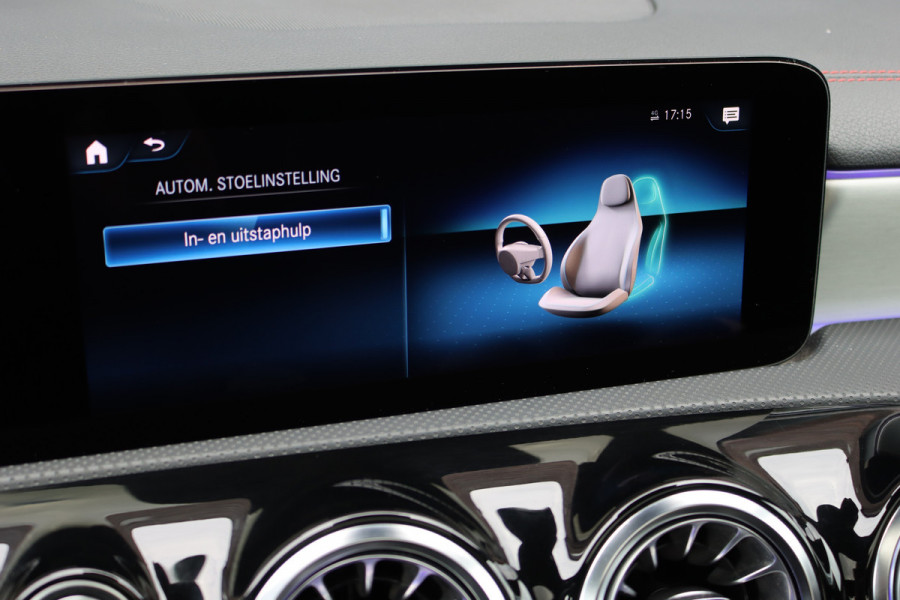 Mercedes-Benz CLA-Klasse 250 e AMG Line Premium+ | Panoramadak | Distronic+ | Memory | HUD | Trekhaak | Keyless Go | Surround Camera | Sfeerverlichting | Multibeam LED |