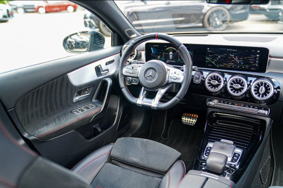 Mercedes-Benz A-Klasse AMG 35 4MATIC Edition 1 | Head Up Display | Burmester | Sterrenhemel | Memory | 360 Camera | Massage