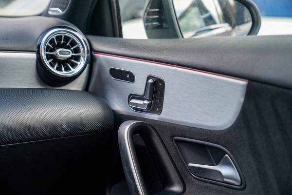 Mercedes-Benz A-Klasse AMG 35 4MATIC Edition 1 | Head Up Display | Burmester | Sterrenhemel | Memory | 360 Camera | Massage