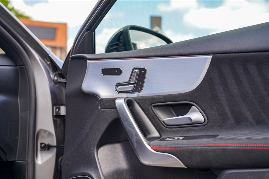 Mercedes-Benz A-Klasse AMG 35 4MATIC Edition 1 | Head Up Display | Burmester | Sterrenhemel | Memory | 360 Camera | Massage