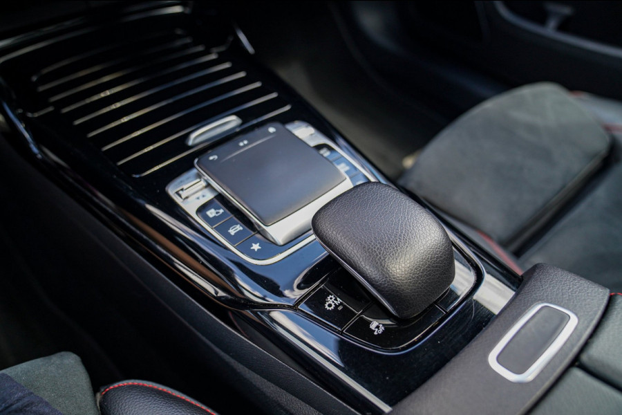 Mercedes-Benz A-Klasse AMG 35 4MATIC Edition 1 | Head Up Display | Burmester | Sterrenhemel | Memory | 360 Camera | Massage