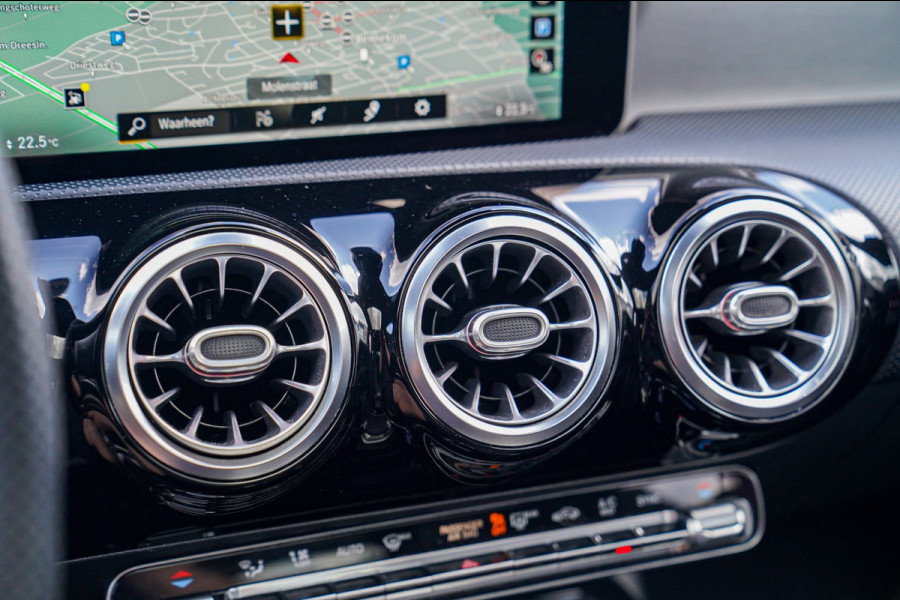 Mercedes-Benz A-Klasse AMG 35 4MATIC Edition 1 | Head Up Display | Burmester | Sterrenhemel | Memory | 360 Camera | Massage