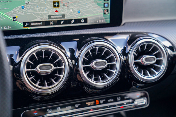 Mercedes-Benz A-Klasse AMG 35 4MATIC Edition 1 | Head Up Display | Burmester | Sterrenhemel | Memory | 360 Camera | Massage