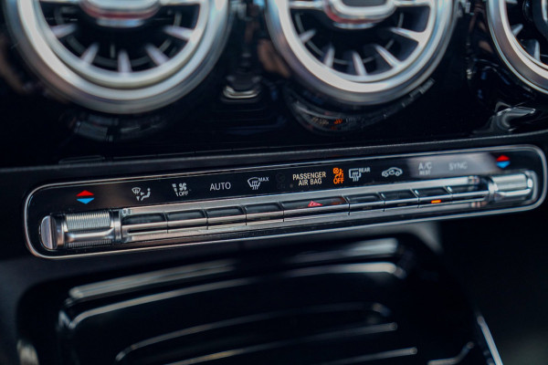 Mercedes-Benz A-Klasse AMG 35 4MATIC Edition 1 | Head Up Display | Burmester | Sterrenhemel | Memory | 360 Camera | Massage