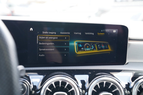 Mercedes-Benz A-Klasse AMG 35 4MATIC Edition 1 | Head Up Display | Burmester | Sterrenhemel | Memory | 360 Camera | Massage