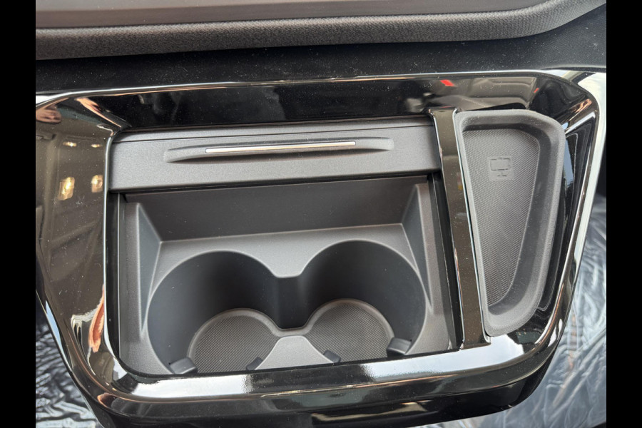 Ford Transit Custom Tourneo 340 2.5 PHEV L2H1 Titanium X 233pk | 16-weg elek. AGR-stoel | Handsfree elektrische dubbele zijschuifdeuren | Panoramadak | 15 B&O speaker | Inklapbare trekhaak | Verwarmbaar stuurwiel | Verwarmbare en elektrisch verstelbare stoelen tweede zitrij | Draadloos opladen