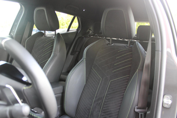 Peugeot 2008 1.2 Hybrid 145PK AUTOMAAT GT | ELEKTRISCH BEDIENBARE BESTUURDERSSTOEL | NAVIGATIE | FULL LED KOPLAMPEN | DRAADLOZE APPLE CARPLAY/ANDROID AUTO | ADAPTIVE CRUISE CONTROL | CAMERA VOOR + ACHTER | CLIMATE CONTROL | LICHTMETALEN VELGEN 17" | KEYLESS ENTRY/START | DAB+ RADIO | ALCANTARA/LEDEREN BEKLEDING  | DODEHOEK DETECTIE | PARKEERSENSOREN VOOR + ACHTER | STOEL VERWARMING | DRAADLOZE TELEFOONLADER |
