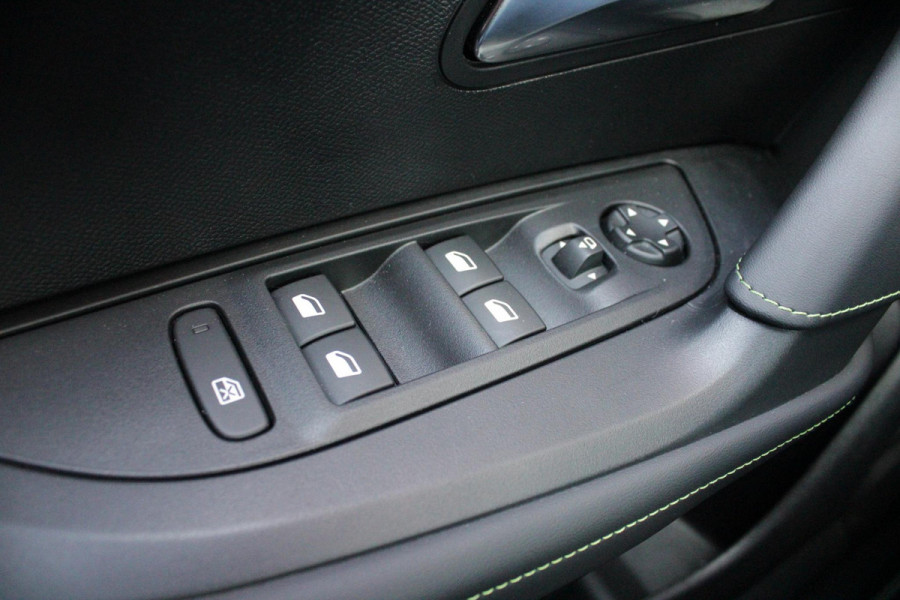 Peugeot 2008 1.2 Hybrid 145PK AUTOMAAT GT | ELEKTRISCH BEDIENBARE BESTUURDERSSTOEL | NAVIGATIE | FULL LED KOPLAMPEN | DRAADLOZE APPLE CARPLAY/ANDROID AUTO | ADAPTIVE CRUISE CONTROL | CAMERA VOOR + ACHTER | CLIMATE CONTROL | LICHTMETALEN VELGEN 17" | KEYLESS ENTRY/START | DAB+ RADIO | ALCANTARA/LEDEREN BEKLEDING  | DODEHOEK DETECTIE | PARKEERSENSOREN VOOR + ACHTER | STOEL VERWARMING | DRAADLOZE TELEFOONLADER |