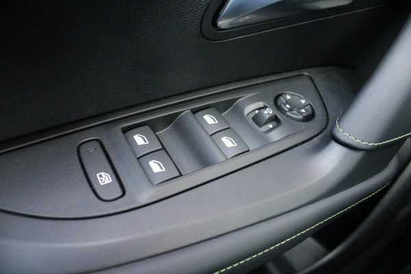 Peugeot 2008 1.2 Hybrid 145PK AUTOMAAT GT | ELEKTRISCH BEDIENBARE BESTUURDERSSTOEL | NAVIGATIE | FULL LED KOPLAMPEN | DRAADLOZE APPLE CARPLAY/ANDROID AUTO | ADAPTIVE CRUISE CONTROL | CAMERA VOOR + ACHTER | CLIMATE CONTROL | LICHTMETALEN VELGEN 17" | KEYLESS ENTRY/START | DAB+ RADIO | ALCANTARA/LEDEREN BEKLEDING  | DODEHOEK DETECTIE | PARKEERSENSOREN VOOR + ACHTER | STOEL VERWARMING | DRAADLOZE TELEFOONLADER |