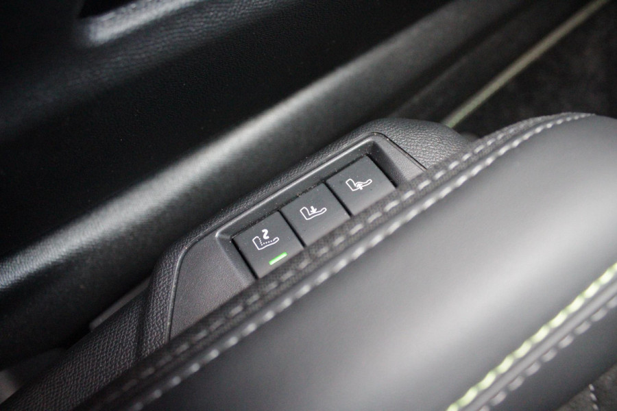 Peugeot 2008 1.2 Hybrid 145PK AUTOMAAT GT | ELEKTRISCH BEDIENBARE BESTUURDERSSTOEL | NAVIGATIE | FULL LED KOPLAMPEN | DRAADLOZE APPLE CARPLAY/ANDROID AUTO | ADAPTIVE CRUISE CONTROL | CAMERA VOOR + ACHTER | CLIMATE CONTROL | LICHTMETALEN VELGEN 17" | KEYLESS ENTRY/START | DAB+ RADIO | ALCANTARA/LEDEREN BEKLEDING  | DODEHOEK DETECTIE | PARKEERSENSOREN VOOR + ACHTER | STOEL VERWARMING | DRAADLOZE TELEFOONLADER |