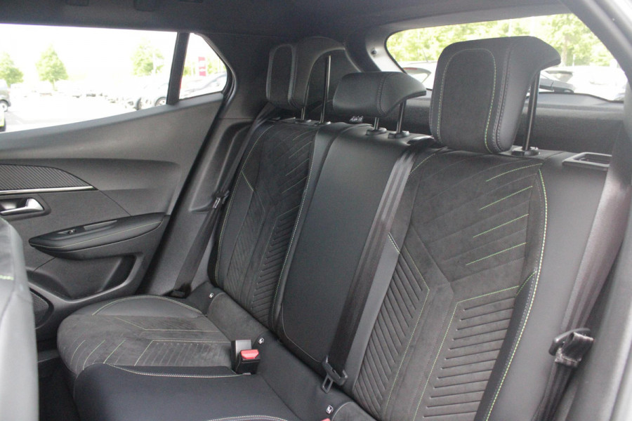 Peugeot 2008 1.2 Hybrid 145PK AUTOMAAT GT | ELEKTRISCH BEDIENBARE BESTUURDERSSTOEL | NAVIGATIE | FULL LED KOPLAMPEN | DRAADLOZE APPLE CARPLAY/ANDROID AUTO | ADAPTIVE CRUISE CONTROL | CAMERA VOOR + ACHTER | CLIMATE CONTROL | LICHTMETALEN VELGEN 17" | KEYLESS ENTRY/START | DAB+ RADIO | ALCANTARA/LEDEREN BEKLEDING  | DODEHOEK DETECTIE | PARKEERSENSOREN VOOR + ACHTER | STOEL VERWARMING | DRAADLOZE TELEFOONLADER |
