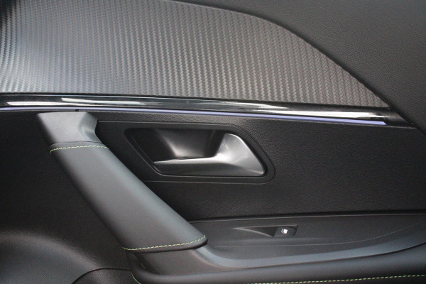 Peugeot 2008 1.2 Hybrid 145PK AUTOMAAT GT | ELEKTRISCH BEDIENBARE BESTUURDERSSTOEL | NAVIGATIE | FULL LED KOPLAMPEN | DRAADLOZE APPLE CARPLAY/ANDROID AUTO | ADAPTIVE CRUISE CONTROL | CAMERA VOOR + ACHTER | CLIMATE CONTROL | LICHTMETALEN VELGEN 17" | KEYLESS ENTRY/START | DAB+ RADIO | ALCANTARA/LEDEREN BEKLEDING  | DODEHOEK DETECTIE | PARKEERSENSOREN VOOR + ACHTER | STOEL VERWARMING | DRAADLOZE TELEFOONLADER |