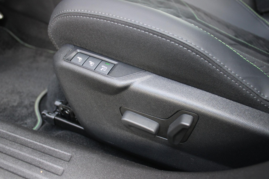 Peugeot 2008 1.2 Hybrid 145PK AUTOMAAT GT | ELEKTRISCH BEDIENBARE BESTUURDERSSTOEL | NAVIGATIE | FULL LED KOPLAMPEN | DRAADLOZE APPLE CARPLAY/ANDROID AUTO | ADAPTIVE CRUISE CONTROL | CAMERA VOOR + ACHTER | CLIMATE CONTROL | LICHTMETALEN VELGEN 17" | KEYLESS ENTRY/START | DAB+ RADIO | ALCANTARA/LEDEREN BEKLEDING  | DODEHOEK DETECTIE | PARKEERSENSOREN VOOR + ACHTER | STOEL VERWARMING | DRAADLOZE TELEFOONLADER |
