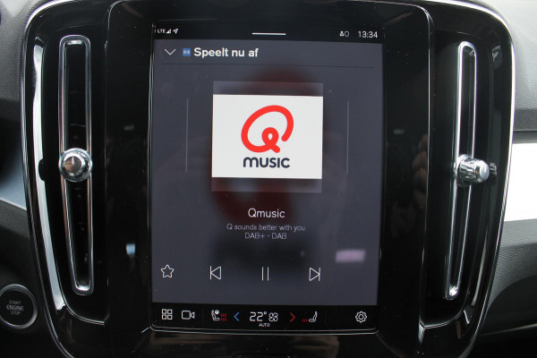 Volvo XC40 B4 211PK Automaat Plus Dark Google Infotainment / Trekhaak / Adaptieve Cruise Control / Blis / Harman Kardon Audio