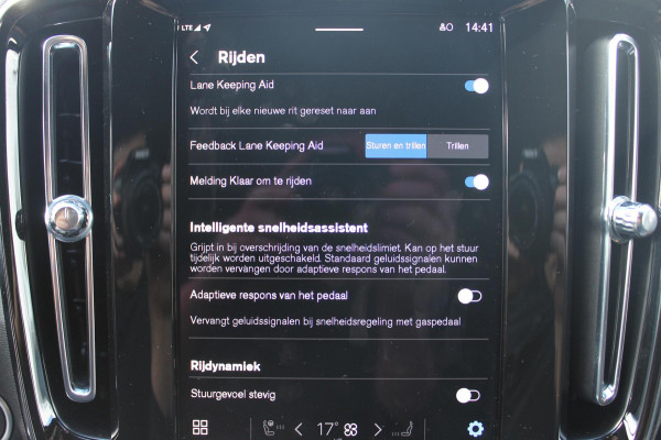 Volvo XC40 B4 211PK Automaat Plus Dark Google Infotainment / Trekhaak / Adaptieve Cruise Control / Blis / Harman Kardon Audio