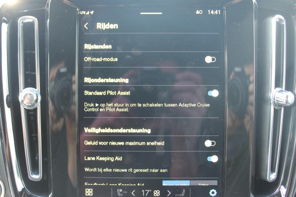 Volvo XC40 B4 211PK Automaat Plus Dark Google Infotainment / Trekhaak / Adaptieve Cruise Control / Blis / Harman Kardon Audio