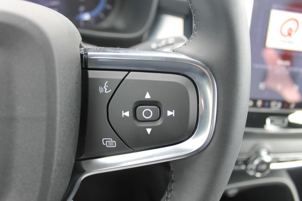 Volvo XC40 B4 211PK Automaat Plus Dark Google Infotainment / Trekhaak / Adaptieve Cruise Control / Blis / Harman Kardon Audio