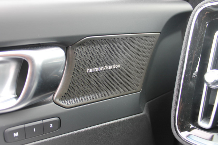 Volvo XC40 B4 211PK Automaat Plus Dark Google Infotainment / Trekhaak / Adaptieve Cruise Control / Blis / Harman Kardon Audio