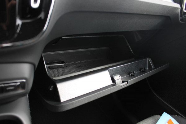 Volvo XC40 B4 211PK Automaat Plus Dark Google Infotainment / Trekhaak / Adaptieve Cruise Control / Blis / Harman Kardon Audio
