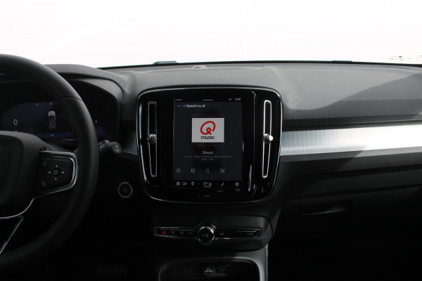 Volvo XC40 B4 211PK Automaat Plus Dark Google Infotainment / Trekhaak / Adaptieve Cruise Control / Blis / Harman Kardon Audio