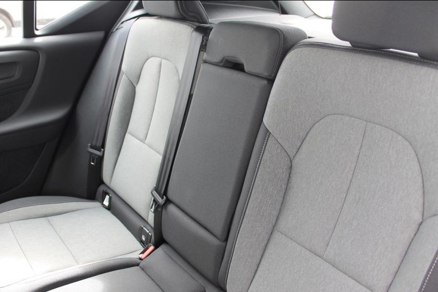 Volvo XC40 B4 211PK Automaat Plus Dark Google Infotainment / Trekhaak / Adaptieve Cruise Control / Blis / Harman Kardon Audio