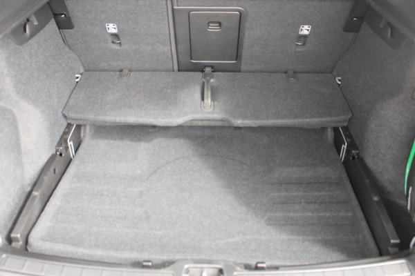 Volvo XC40 B4 211PK Automaat Plus Dark Google Infotainment / Trekhaak / Adaptieve Cruise Control / Blis / Harman Kardon Audio