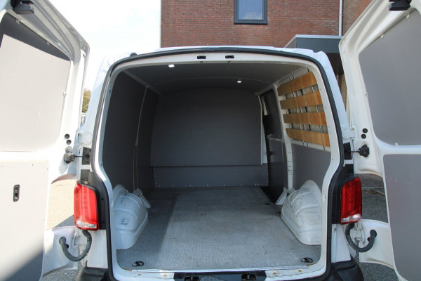 Volkswagen Transporter 2.0 TDI L2H1 Trendline / App connect / Cruise / Verwarmde voorruit