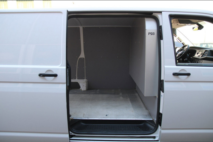Volkswagen Transporter 2.0 TDI L2H1 Trendline / App connect / Cruise / Verwarmde voorruit