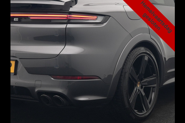 Porsche Cayenne Coupé 3.0 E-Hybrid PHEV | MY 2024 Facelift | | Trekhaak Af Fabriek | Panodak | Luchtvering | Sportuitlaat | PDLS+ | Sport Chrono | InnoDrive Adaptive Cruise | SportDesign | Head up | Soft Close | 22"L.M | 360 Camera | Plug In Hybrid