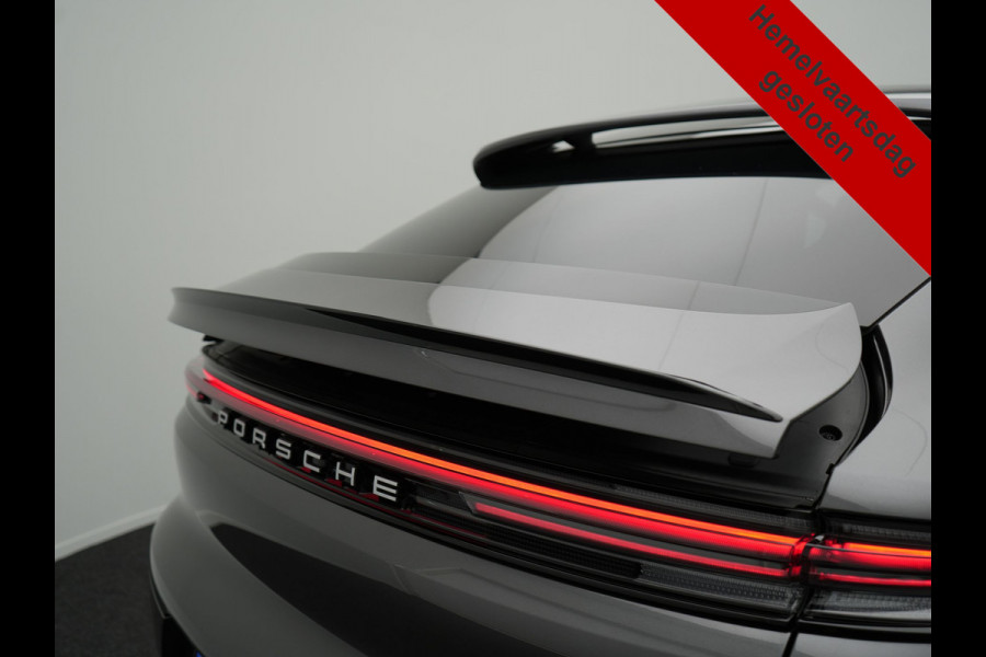 Porsche Cayenne Coupé 3.0 E-Hybrid PHEV | MY 2024 Facelift | | Trekhaak Af Fabriek | Panodak | Luchtvering | Sportuitlaat | PDLS+ | Sport Chrono | InnoDrive Adaptive Cruise | SportDesign | Head up | Soft Close | 22"L.M | 360 Camera | Plug In Hybrid