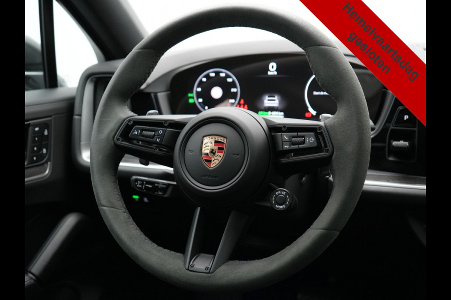 Porsche Cayenne Coupé 3.0 E-Hybrid PHEV | MY 2024 Facelift | | Trekhaak Af Fabriek | Panodak | Luchtvering | Sportuitlaat | PDLS+ | Sport Chrono | InnoDrive Adaptive Cruise | SportDesign | Head up | Soft Close | 22"L.M | 360 Camera | Plug In Hybrid
