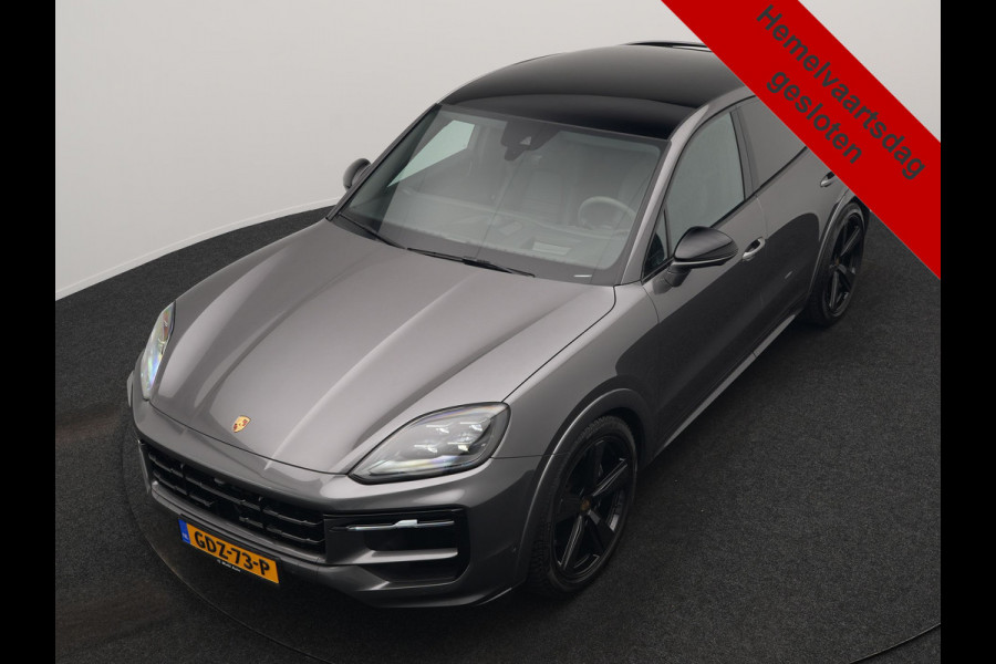Porsche Cayenne Coupé 3.0 E-Hybrid PHEV | MY 2024 Facelift | | Trekhaak Af Fabriek | Panodak | Luchtvering | Sportuitlaat | PDLS+ | Sport Chrono | InnoDrive Adaptive Cruise | SportDesign | Head up | Soft Close | 22"L.M | 360 Camera | Plug In Hybrid