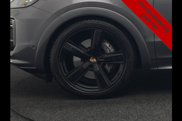 Porsche Cayenne Coupé 3.0 E-Hybrid PHEV | MY 2024 Facelift | | Trekhaak Af Fabriek | Panodak | Luchtvering | Sportuitlaat | PDLS+ | Sport Chrono | InnoDrive Adaptive Cruise | SportDesign | Head up | Soft Close | 22"L.M | 360 Camera | Plug In Hybrid