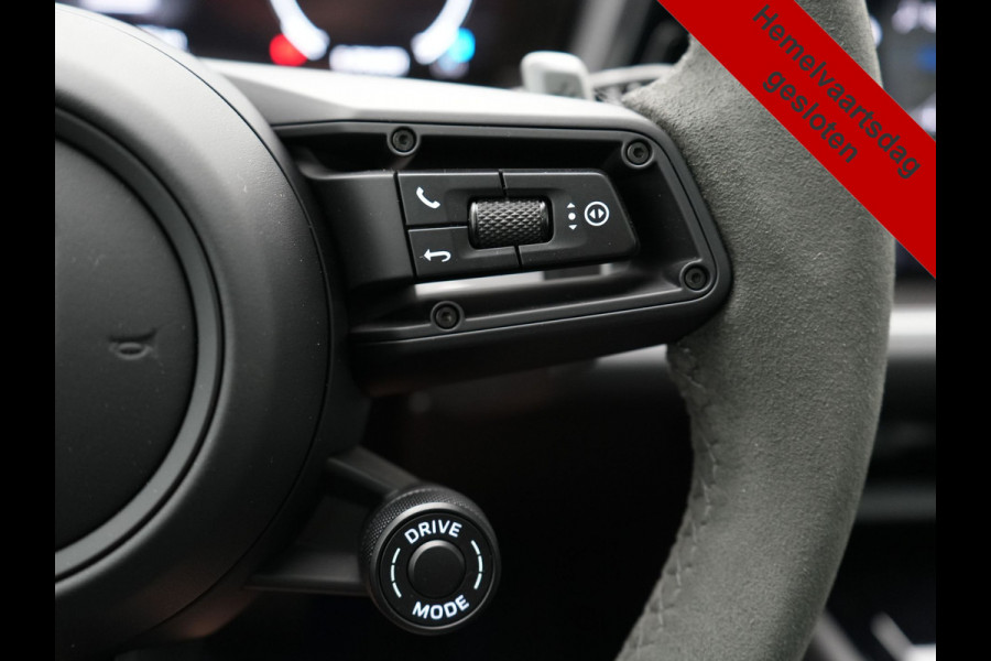 Porsche Cayenne Coupé 3.0 E-Hybrid PHEV | MY 2024 Facelift | | Trekhaak Af Fabriek | Panodak | Luchtvering | Sportuitlaat | PDLS+ | Sport Chrono | InnoDrive Adaptive Cruise | SportDesign | Head up | Soft Close | 22"L.M | 360 Camera | Plug In Hybrid
