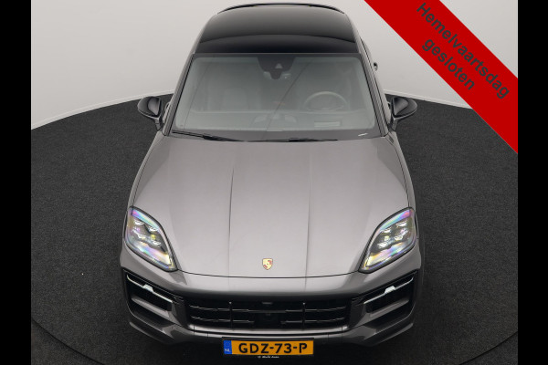Porsche Cayenne Coupé 3.0 E-Hybrid PHEV | MY 2024 Facelift | | Trekhaak Af Fabriek | Panodak | Luchtvering | Sportuitlaat | PDLS+ | Sport Chrono | InnoDrive Adaptive Cruise | SportDesign | Head up | Soft Close | 22"L.M | 360 Camera | Plug In Hybrid