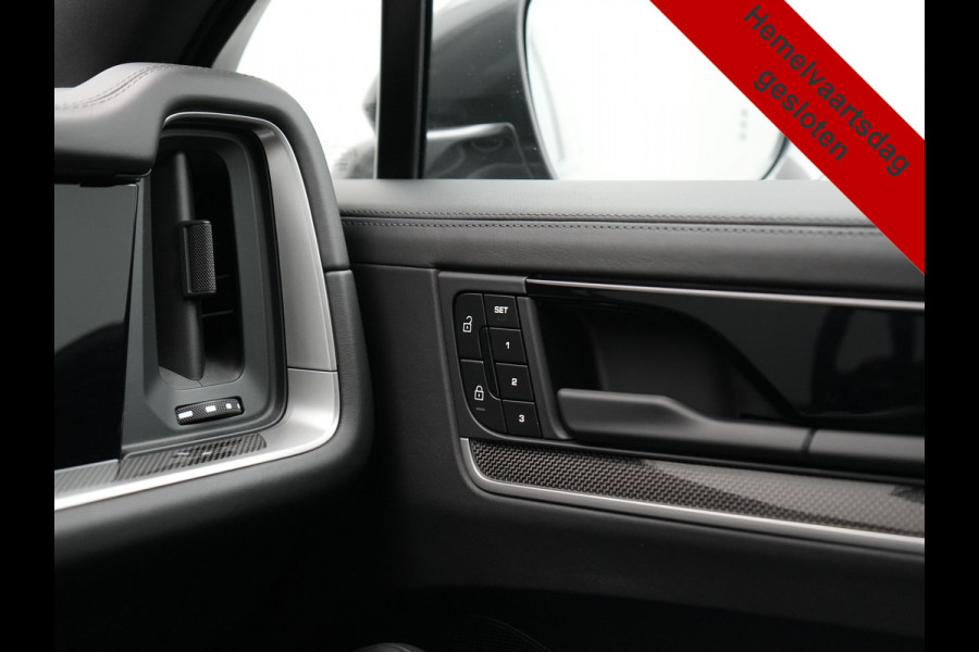 Porsche Cayenne Coupé 3.0 E-Hybrid PHEV | MY 2024 Facelift | | Trekhaak Af Fabriek | Panodak | Luchtvering | Sportuitlaat | PDLS+ | Sport Chrono | InnoDrive Adaptive Cruise | SportDesign | Head up | Soft Close | 22"L.M | 360 Camera | Plug In Hybrid