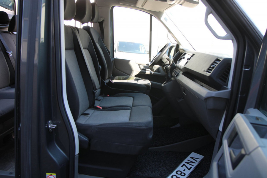 Volkswagen Crafter 35 2.0 TDI L3H3 DC / 6 pers / AUTOMAAT / Trekhaak / Camera