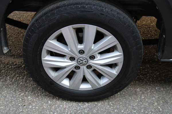 Volkswagen Crafter 35 2.0 TDI L3H3 DC / 6 pers / AUTOMAAT / Trekhaak / Camera
