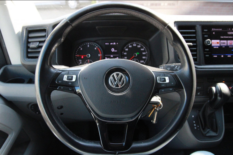 Volkswagen Crafter 35 2.0 TDI L3H3 DC / 6 pers / AUTOMAAT / Trekhaak / Camera